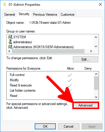 Dans les propriétés du dossier 01-Admin, ouvrez l’onglet Sécurité et cliquez sur Paramètres avancés pour configurer les autorisations d’audit des fichiers Windows