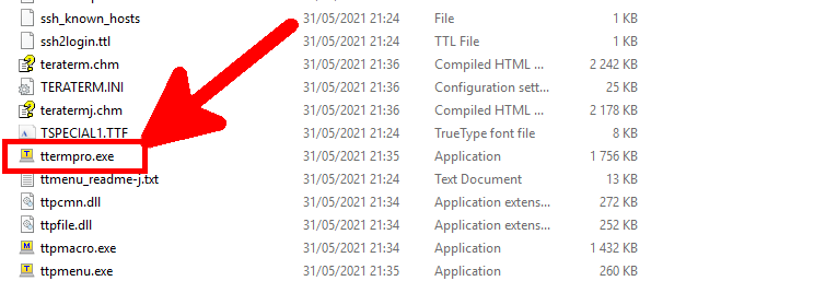 Vue du dossier montrant les fichiers d'installation de Tera Term avec ttermpro.exe en surbrillance pour le lancement de l'application.