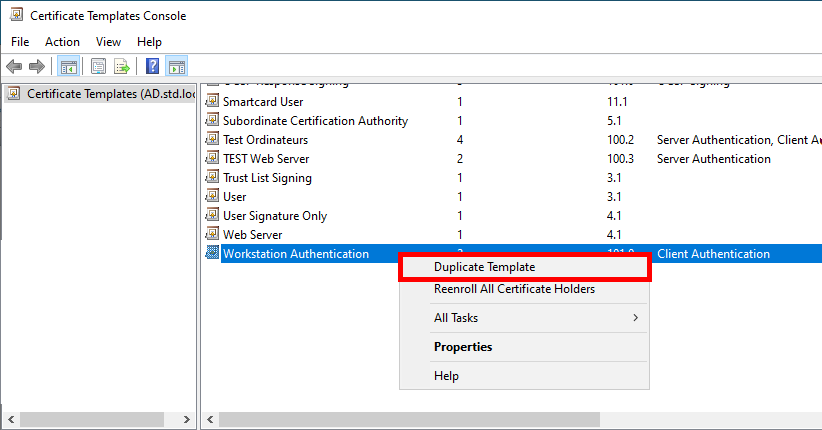 Capture d'écran de la Console des Modèles de Certificats montrant l'option pour dupliquer un modèle de certificat de poste de travail dans AD CS.