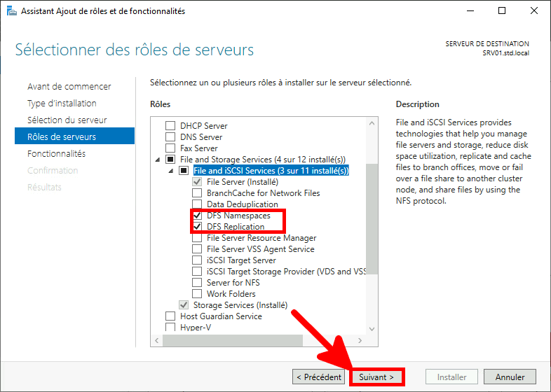 Capture d'écran de l'assistant d'ajout de rôles et de fonctionnalités avec « DFS Namespaces » et « DFS Replication » sélectionnés sous Rôles de serveur et le bouton « Suivant » en surbrillance.