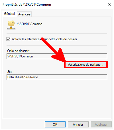 Capture d'écran de la boîte de dialogue Propriétés de \\SRV01\Common avec une flèche pointant vers le bouton Permissions de partage.