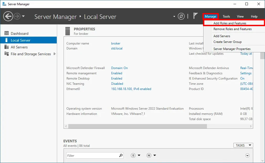 Capture d'écran du Gestionnaire de serveur montrant l'option permettant d'ajouter des rôles et des fonctionnalités à partir du menu « Gérer » de la page des propriétés du serveur local.