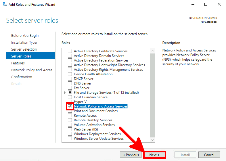 Capture d'écran de l'assistant d'ajout de rôles et de fonctionnalités dans Windows Server, montrant la sélection de « Network Policy and Access Services » comme rôle de serveur à installer.