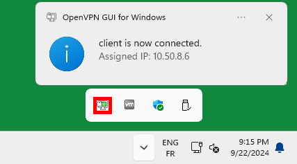 Notification GUI OpenVPN montrant que le client est maintenant connecté avec l'IP attribuée 10.50.8.6, et l'icône OpenVPN dans la barre d'état système.