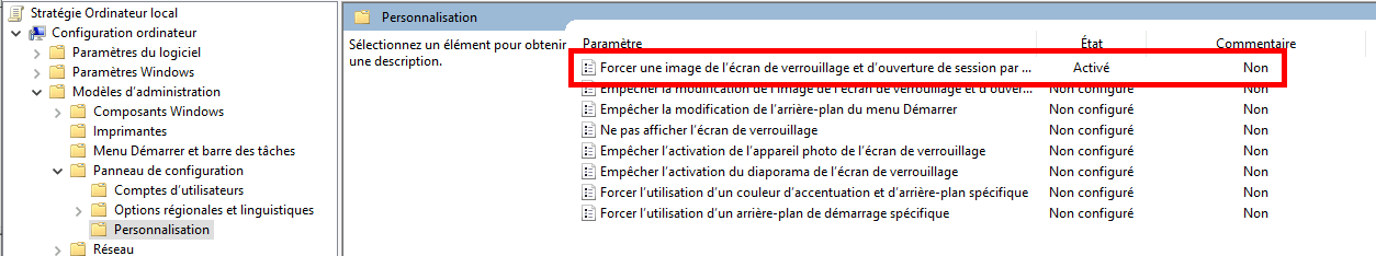 L'éditeur de stratégie de groupe affiche le paramètre Forcer un écran de verrouillage par défaut spécifique et une image de connexion sous Personnalisation.